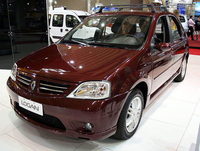 792px-Renault_Logan_2007_Curitiba.jpg