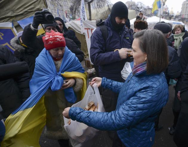 Nuland-active-in-Kiev.jpg