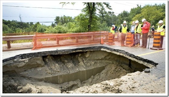 sinkhole-toronto2-thumb.jpg